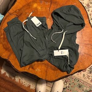 Feat Roam Hoodie Jogger Set Size Small $196 Green/Gray